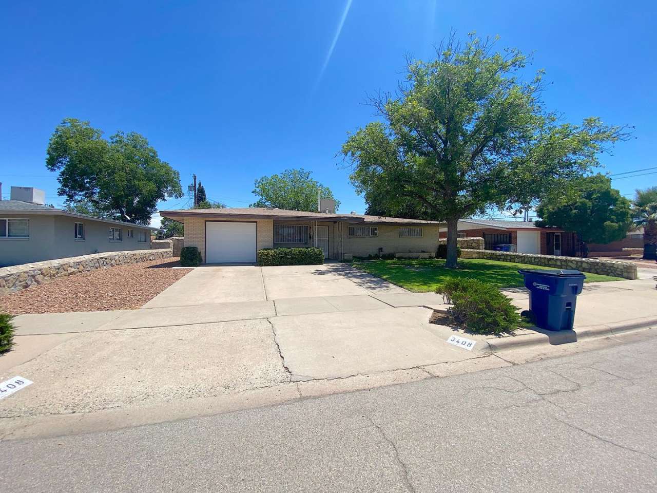 East El Paso 3 bed Refrig A/C!