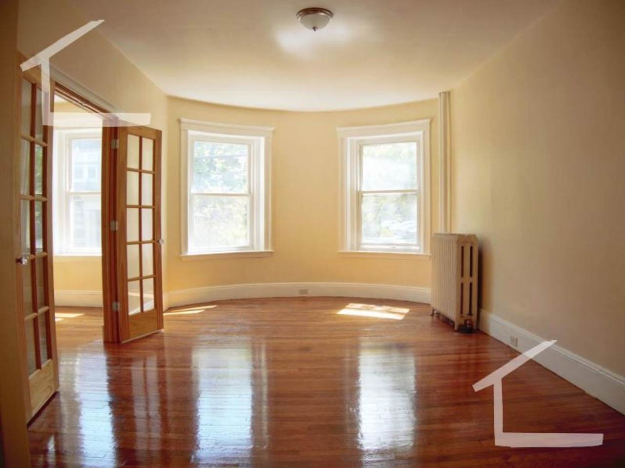 Charming 2 Bedroom-No Broker Fee