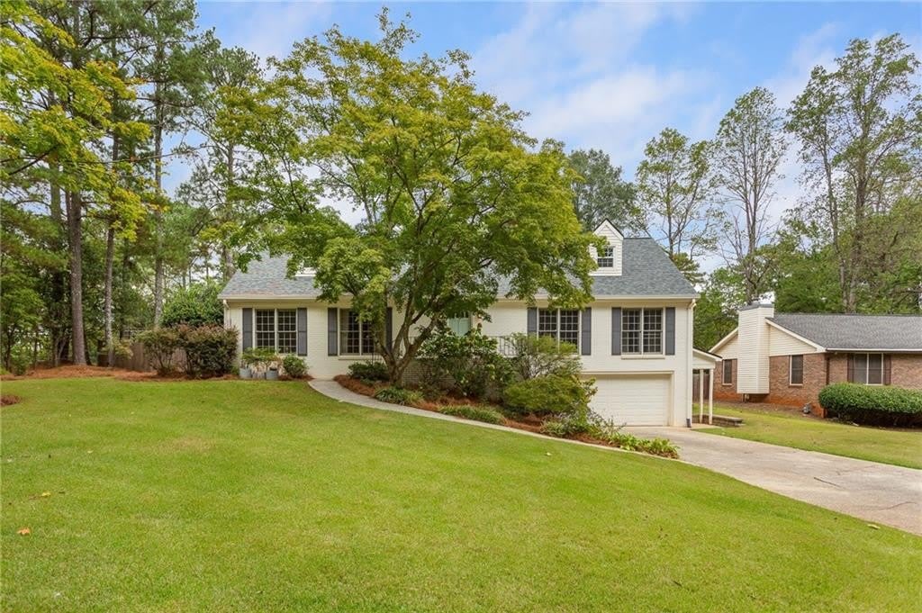 1375 Mosswood Lane SE