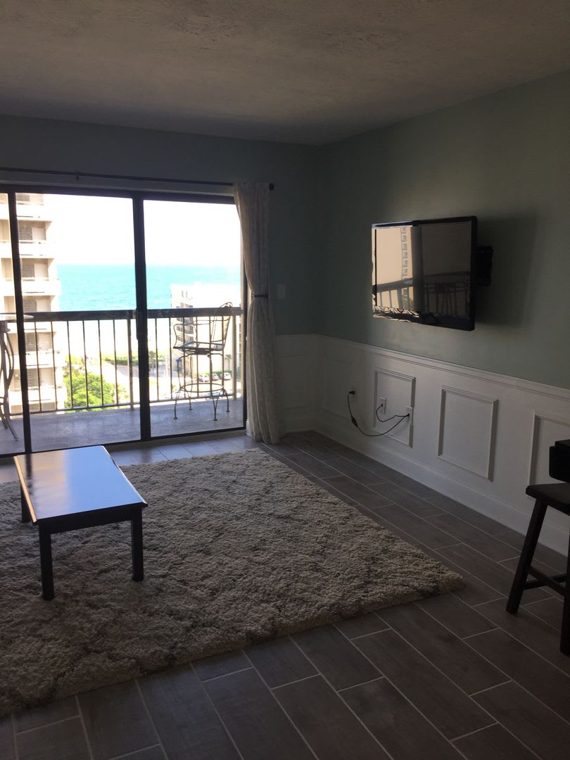 Fully Furnished 1 Bedroom Condo with an Ocean View