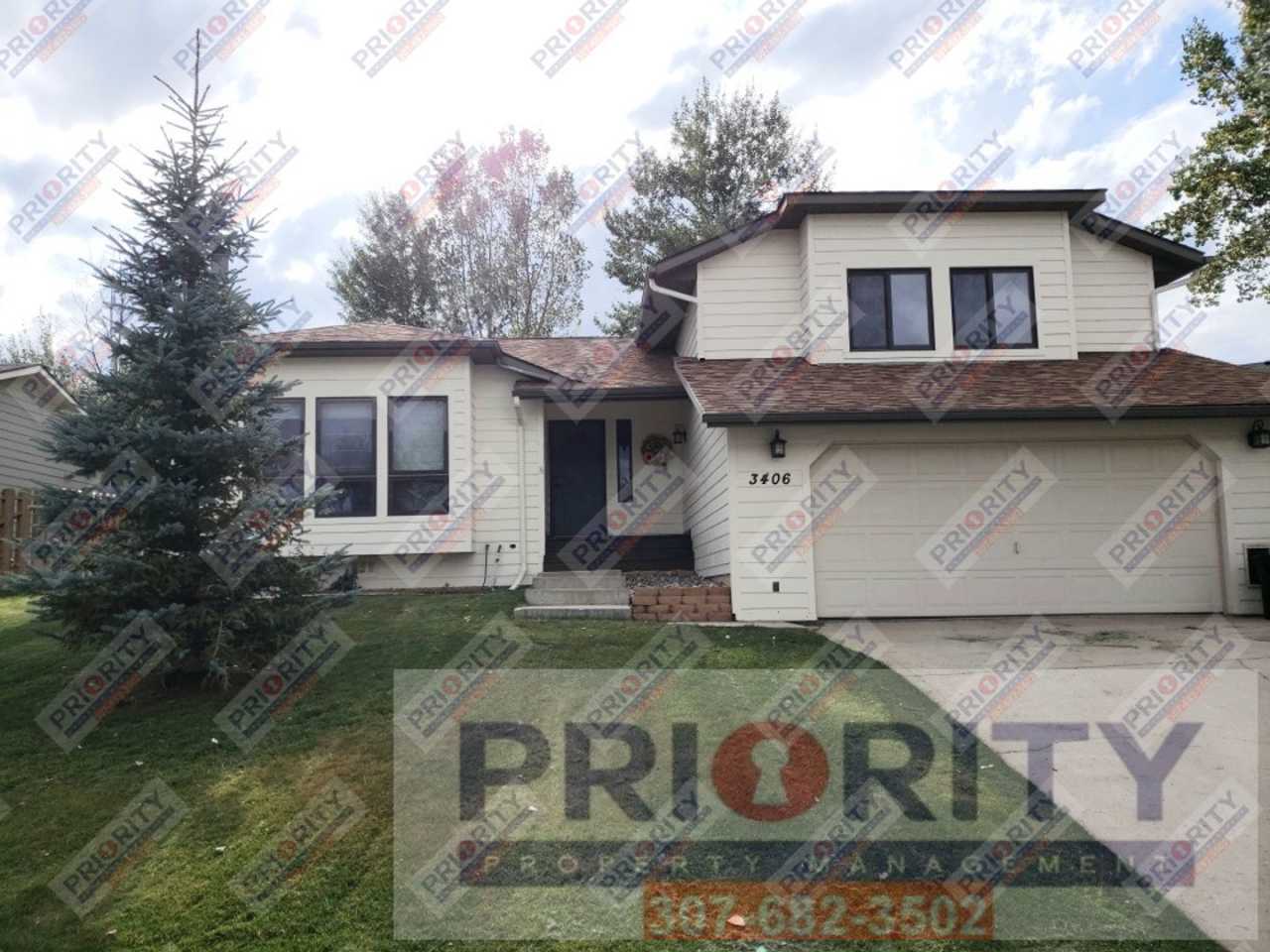 3 bedroom, 2.5 bath Single-Family Home