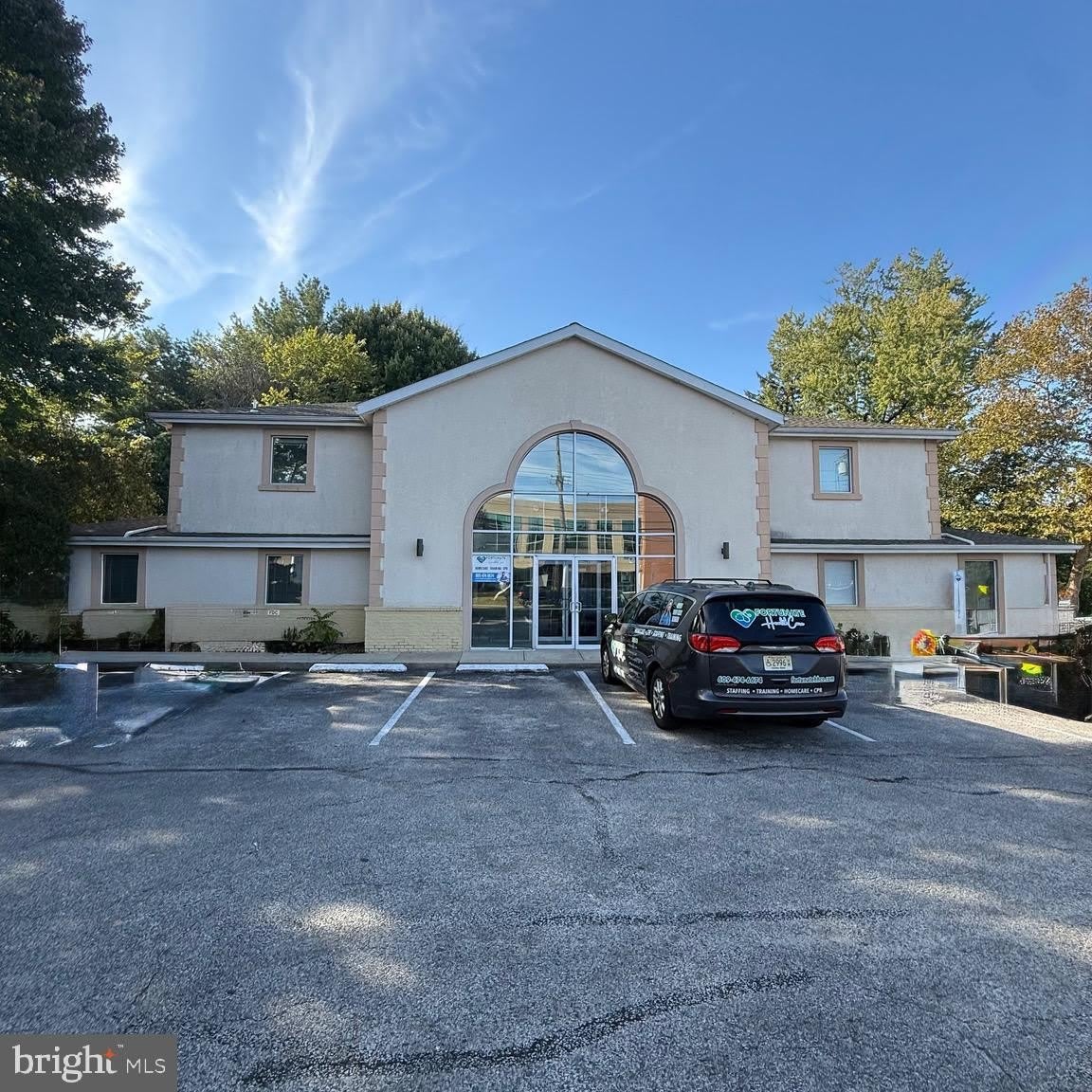 215 LAUREL Road E unit: 101