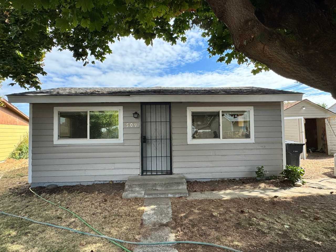 Selah remodeled 1 br, 1 ba home with washer/dryer hookup!
