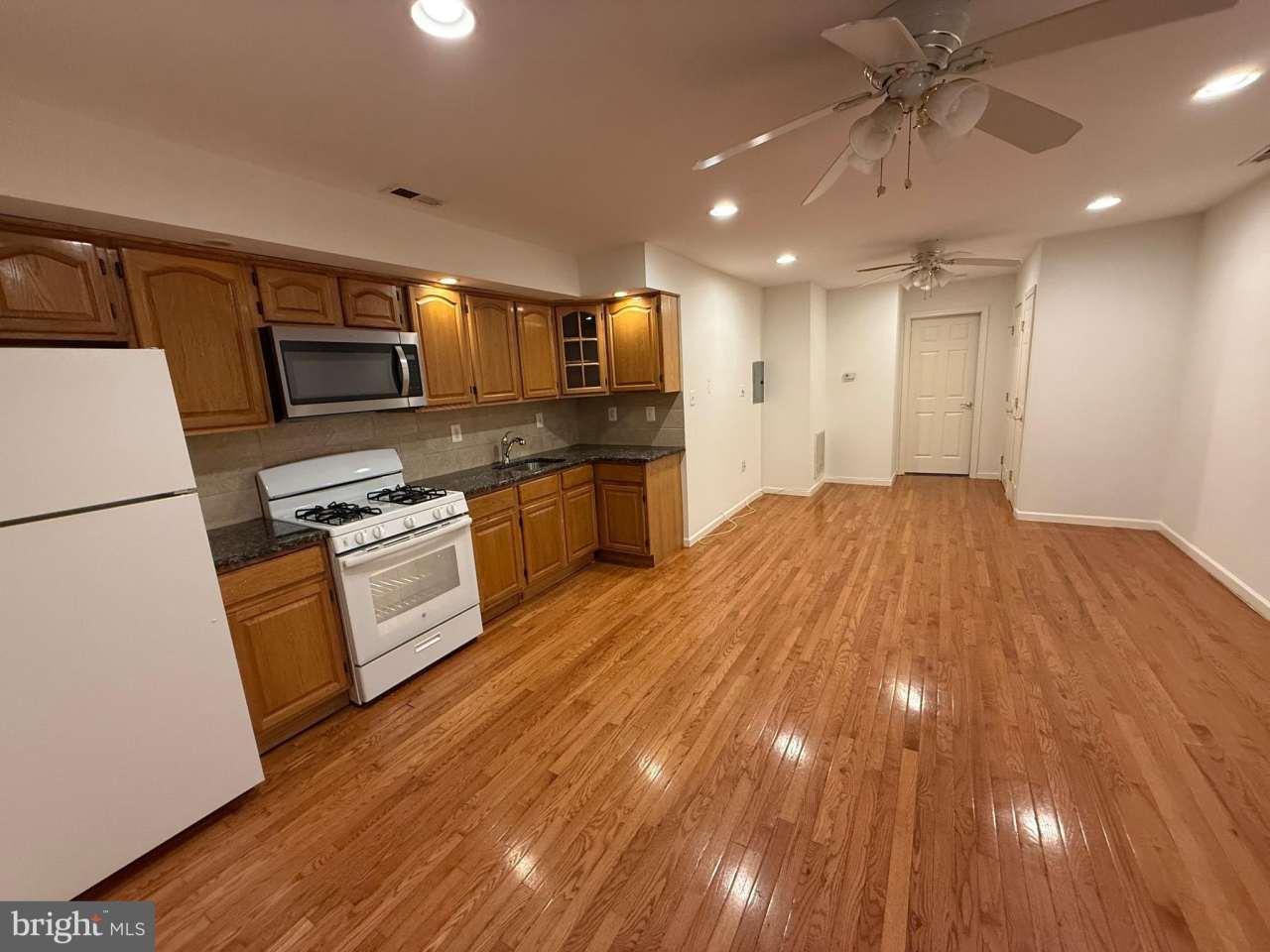 4304 LANCASTER Avenue unit: 2Nd Floor