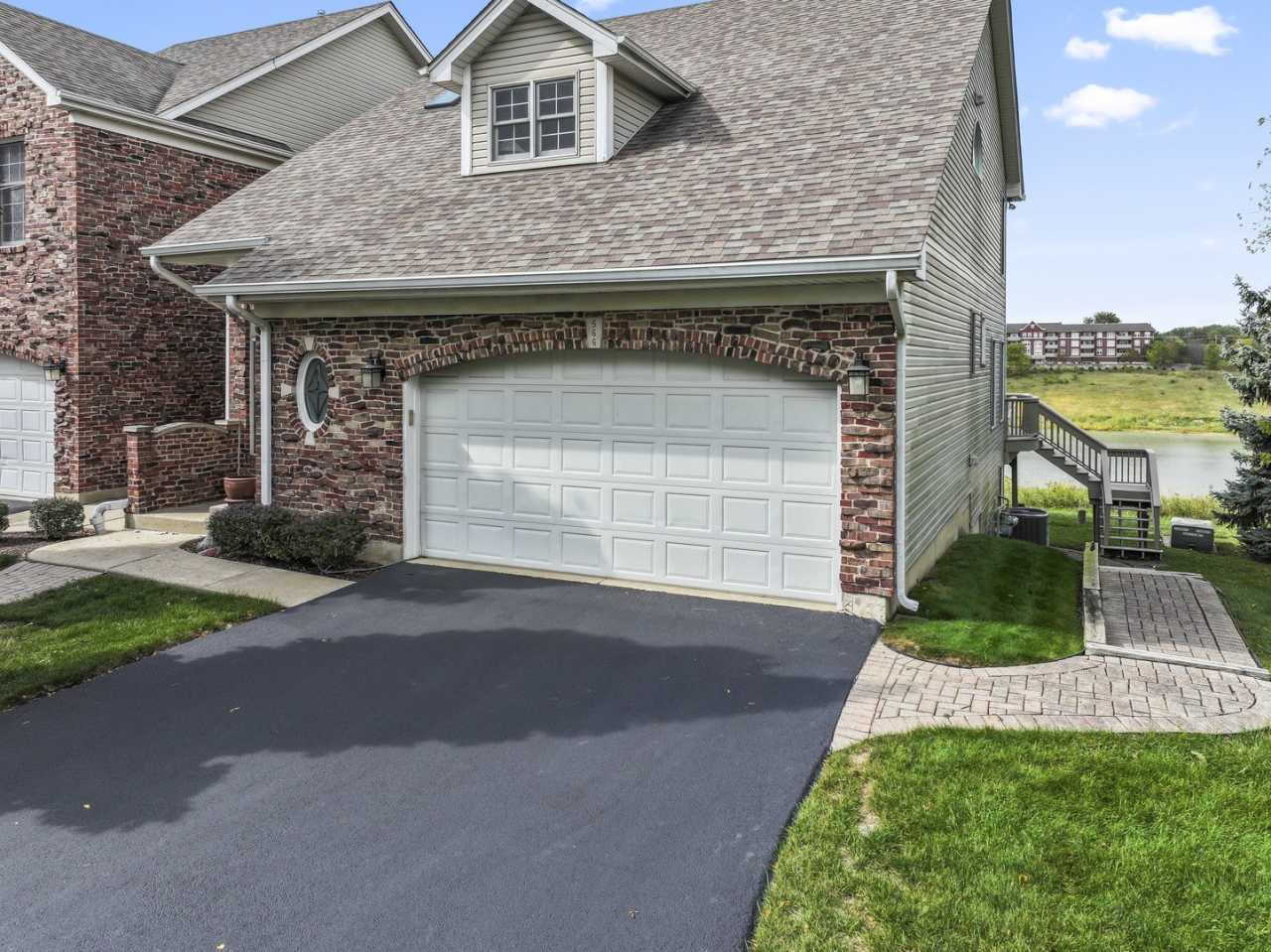 566 W Bridge View Court