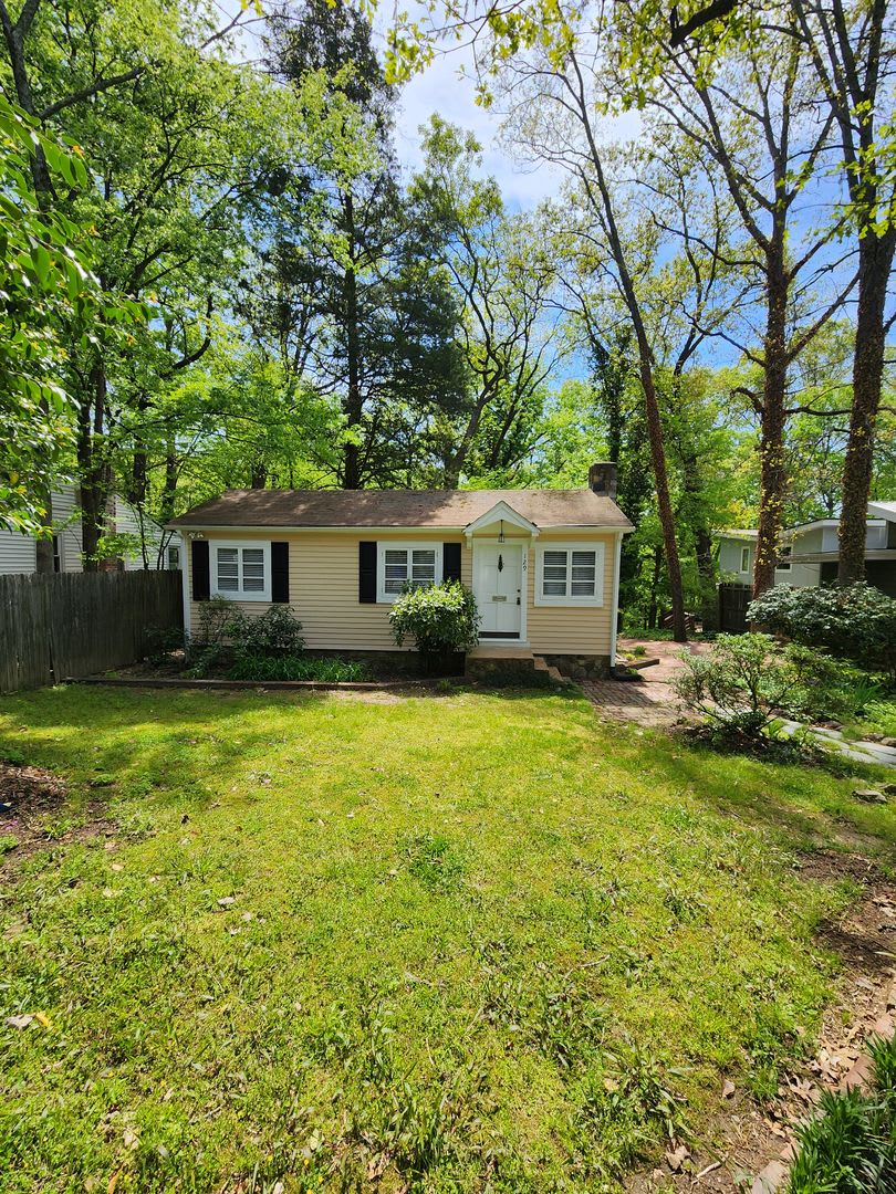 129 Purefoy Road - HOUSE on Southside of Chapel Hill
