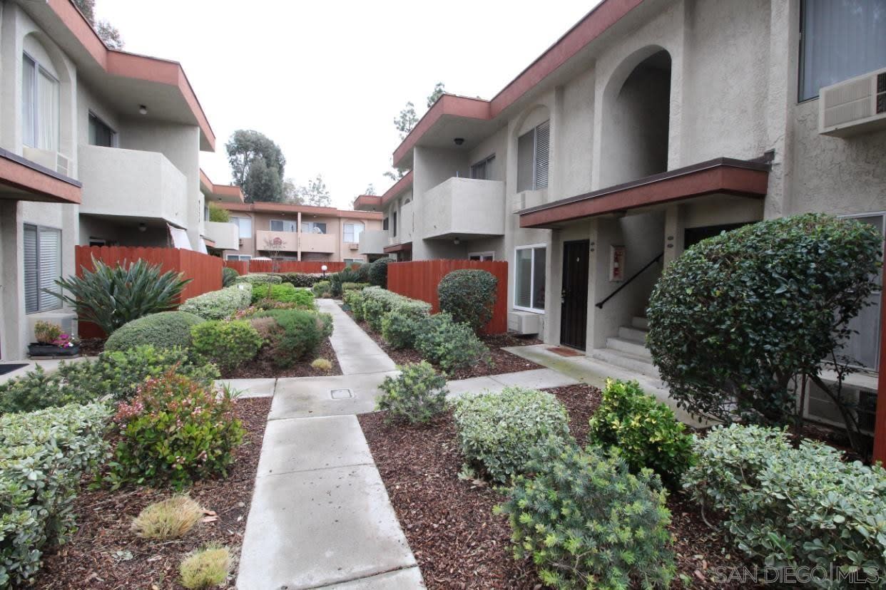 9546 Carroll Canyon Rd