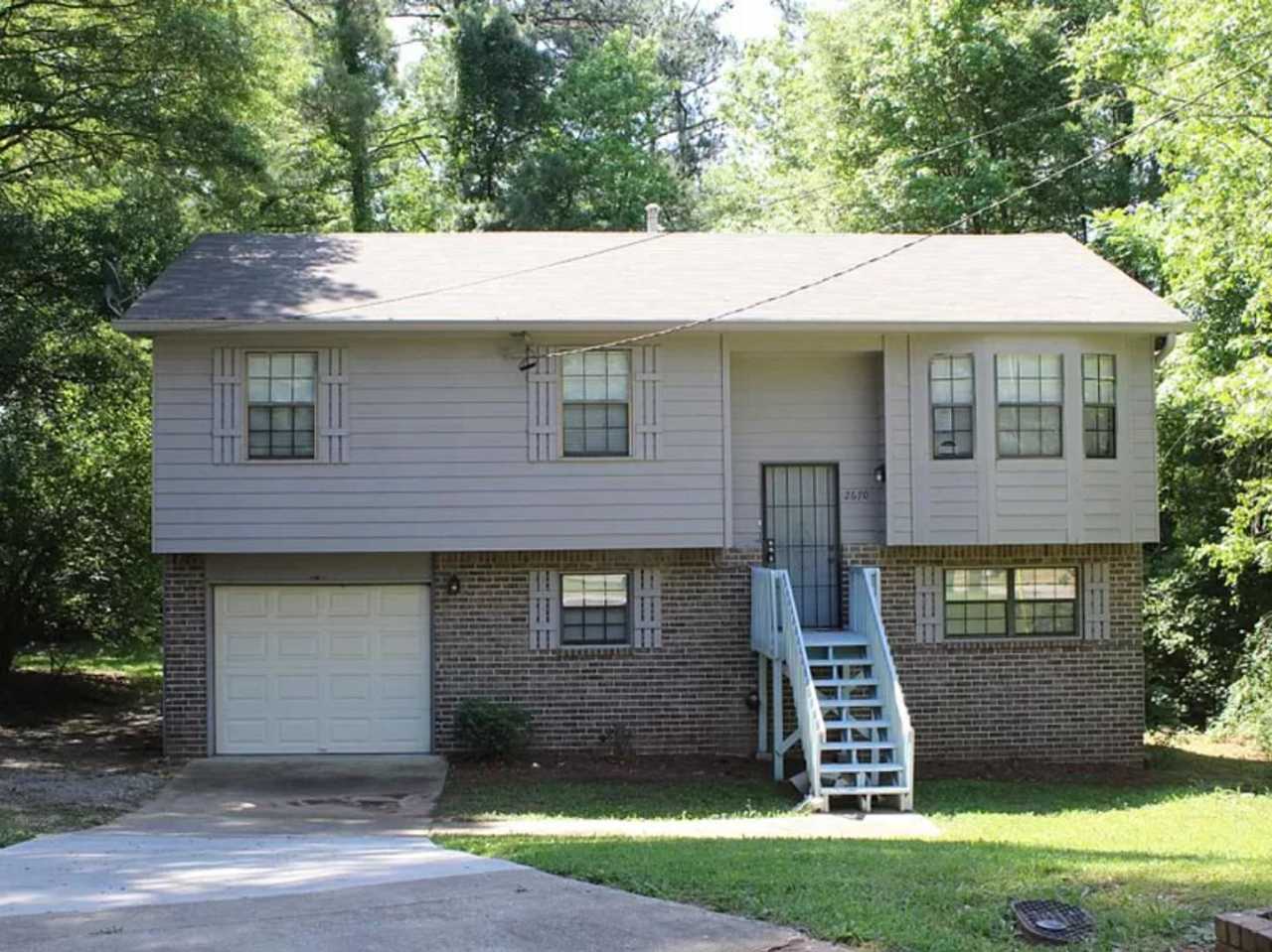 4 bed and 3 bath in Decatur!