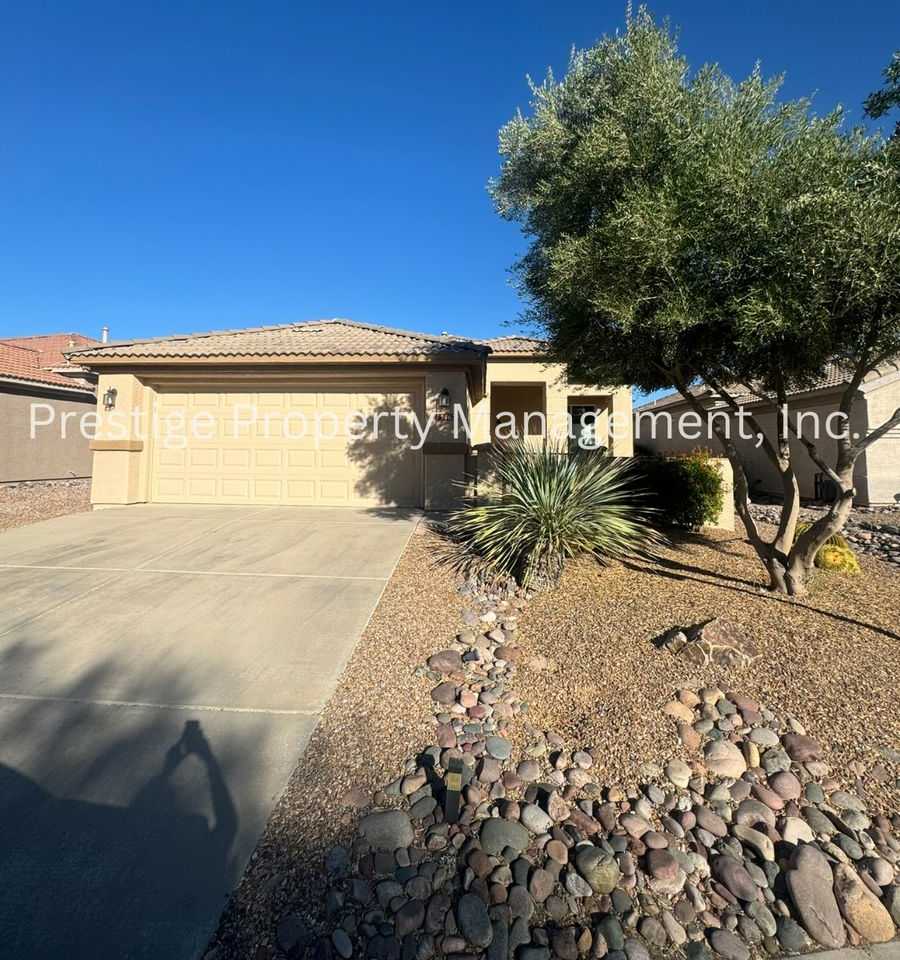 55+ Community in Heritage Highlands with access to an abundance of luxury community amenities!!