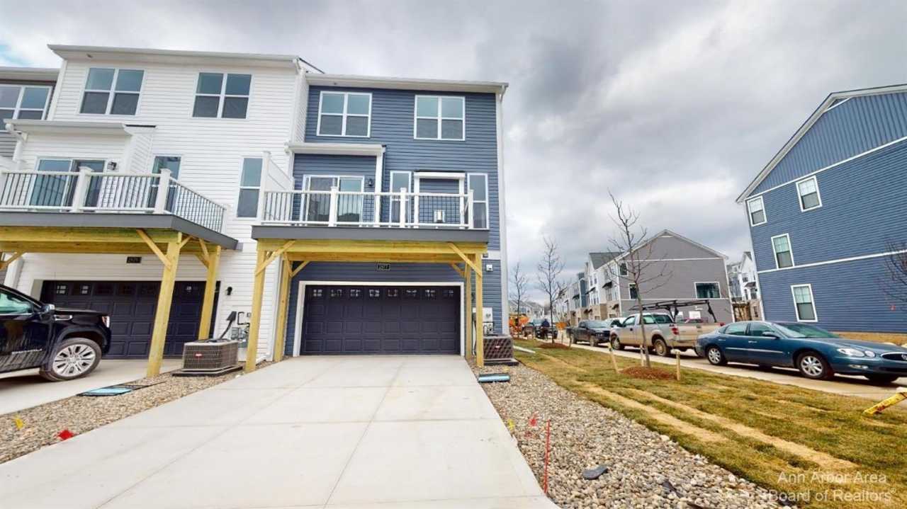 2877 Rayfield Avenue