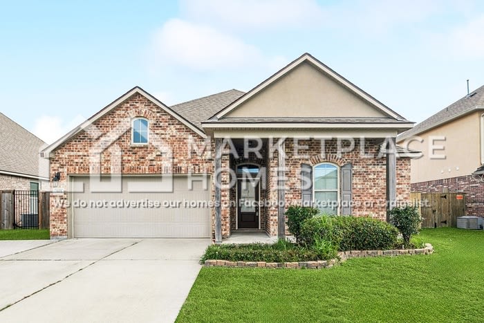 905 Lakeshore Village Pt