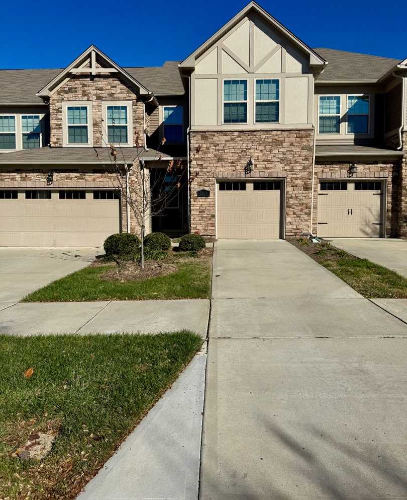 Beautiful Well Maintained Townhouse in Berewick