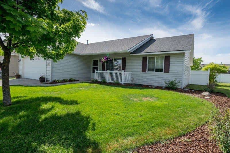 Beautiful 3 bedroom 2 bath Post Falls Home