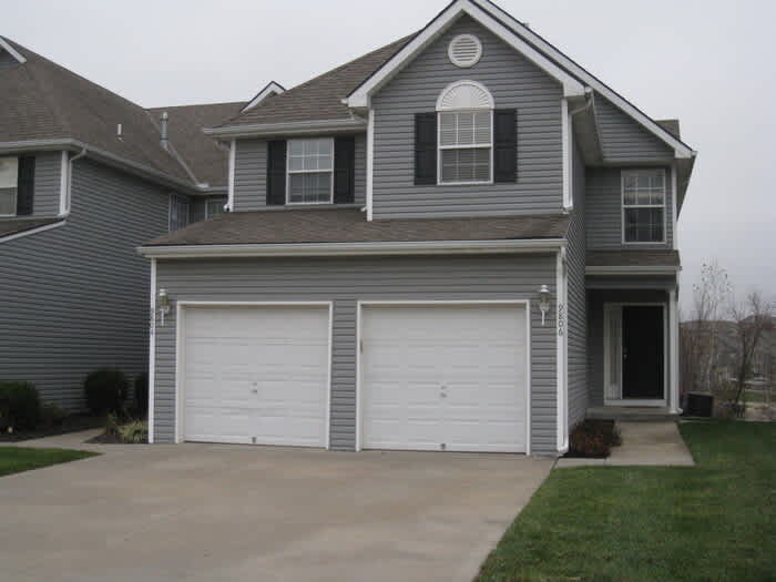 9806 North Lewis Avenue