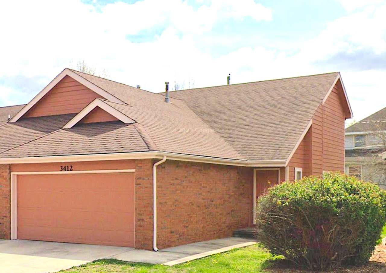 Great 3 Bed 2 Bath 2 Car Garage Split Level Duplex- Pets ok!