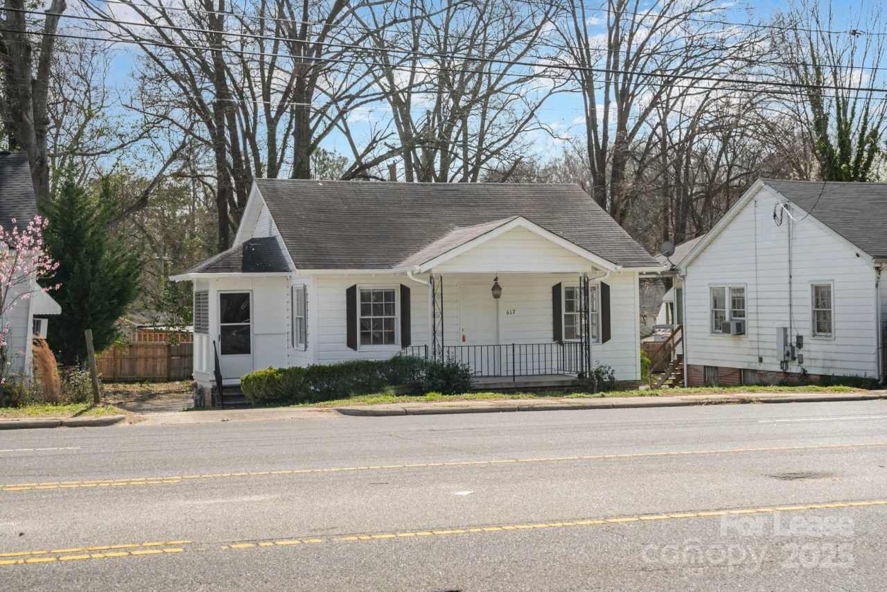 617 W Garrison Boulevard