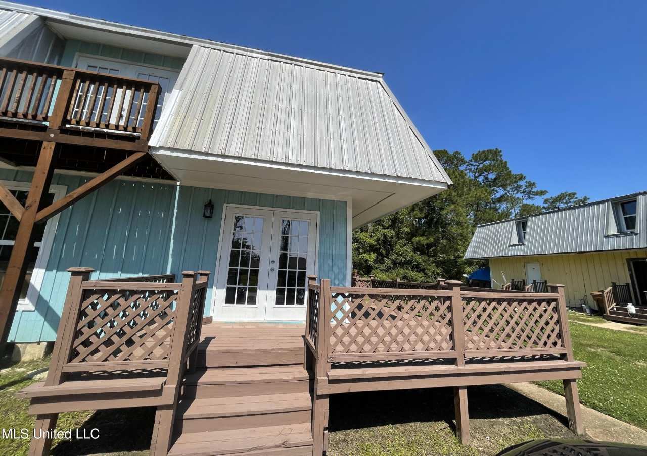 590 Royal Oak Drive lot: 7