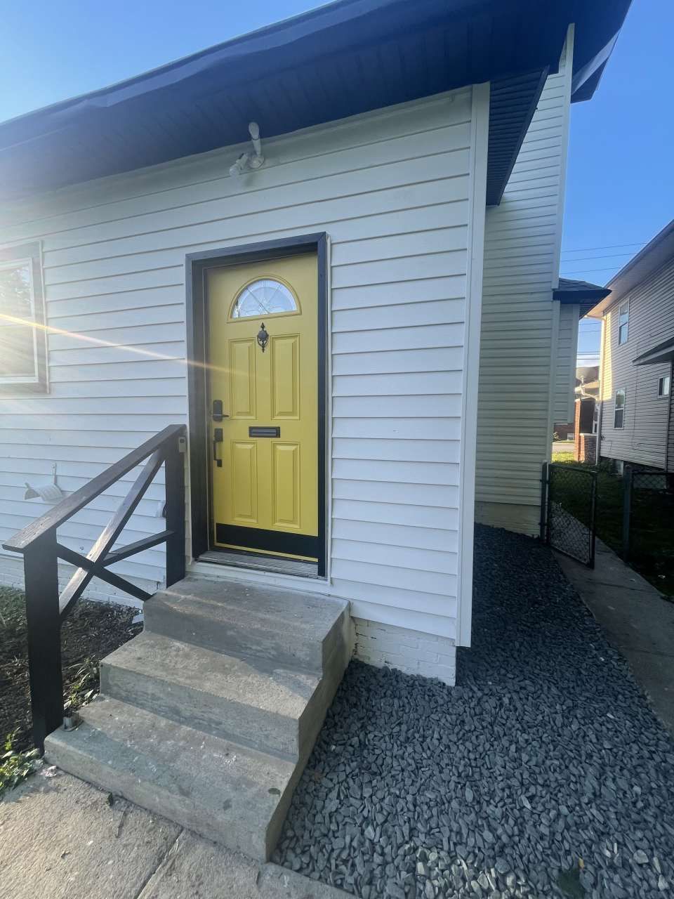 4522 E Washington St