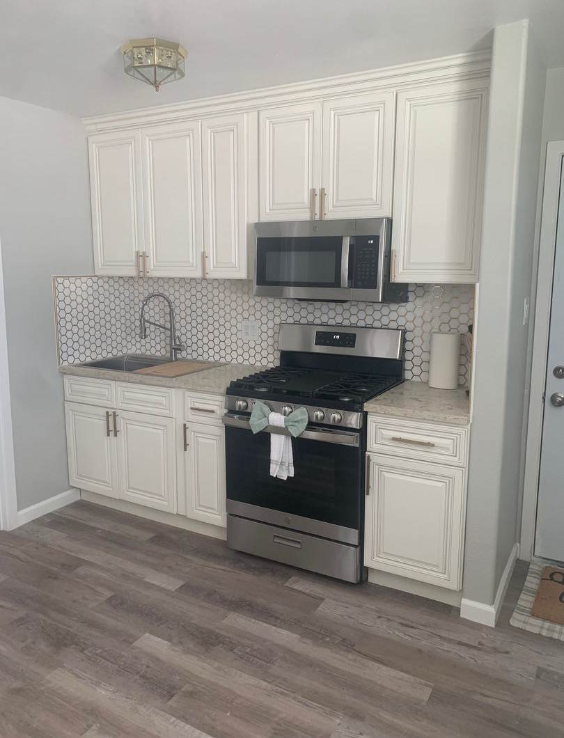 Furnished, Upstairs Apartment with 2 bedrooms and 1 bathroom. Utilities Included!!