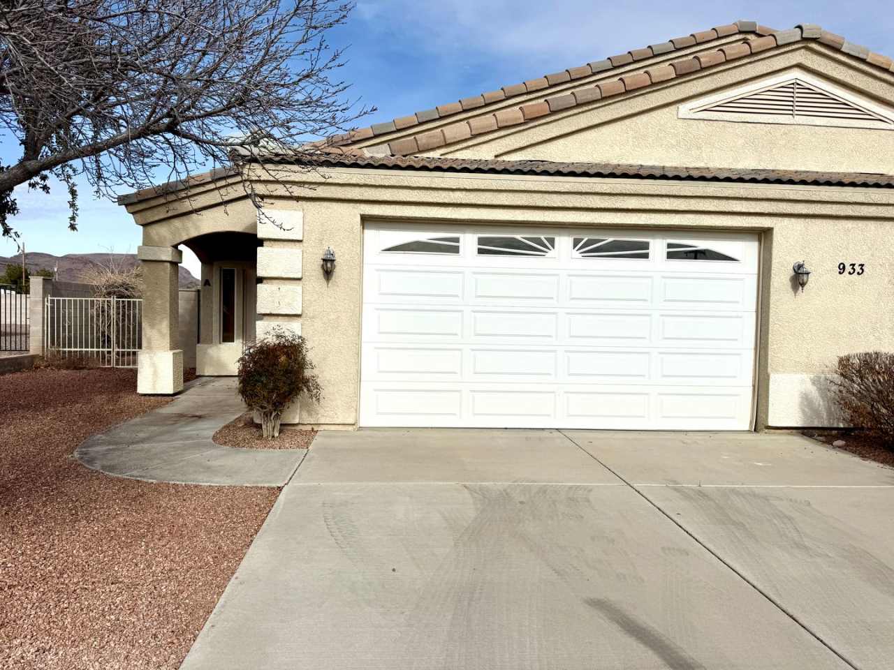 Great 3 Bedroom Duplex near the Kingman Hospital!