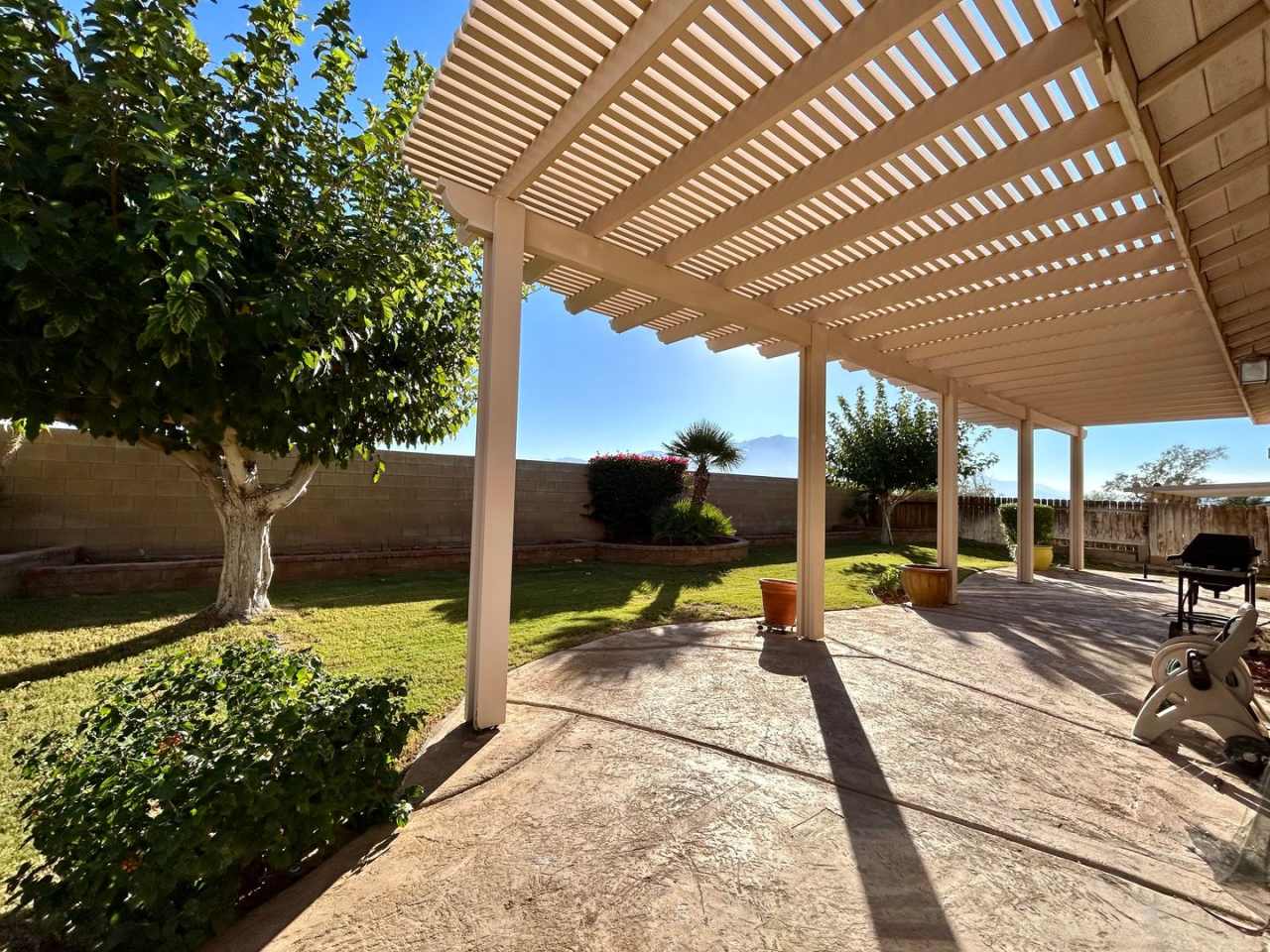 AVAILABLE NOW!! 3 Bedroom 2 Bathroom + Den Home in Desert Hot Springs!