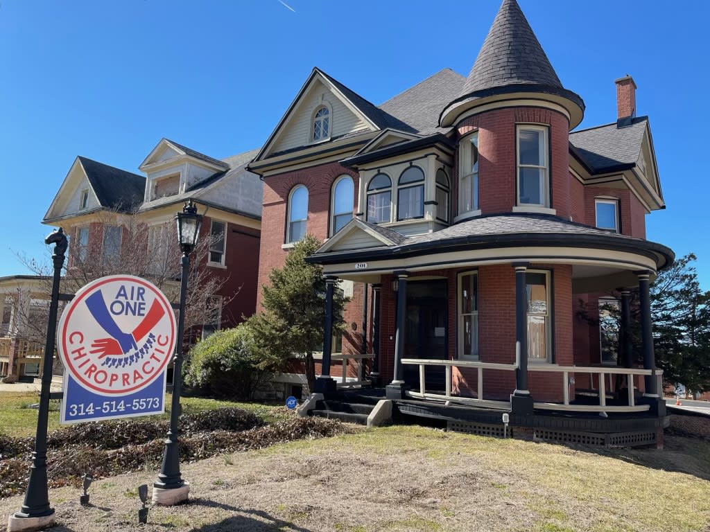 201 South Illinois Street