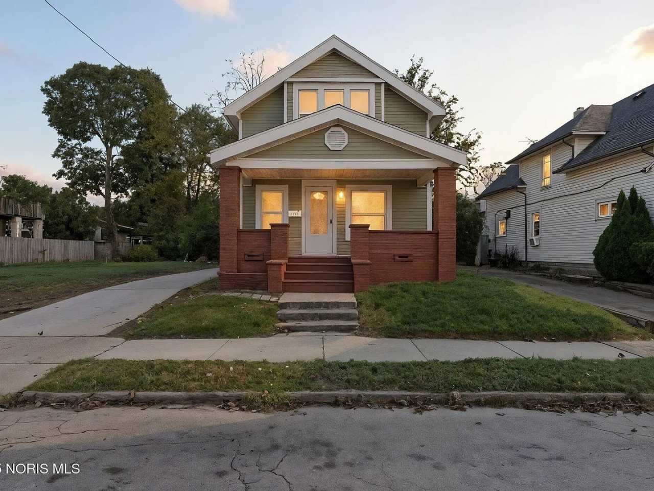 Bright, Fully-Updated 3-Bedroom Home in Toledo — Move-In Ready!