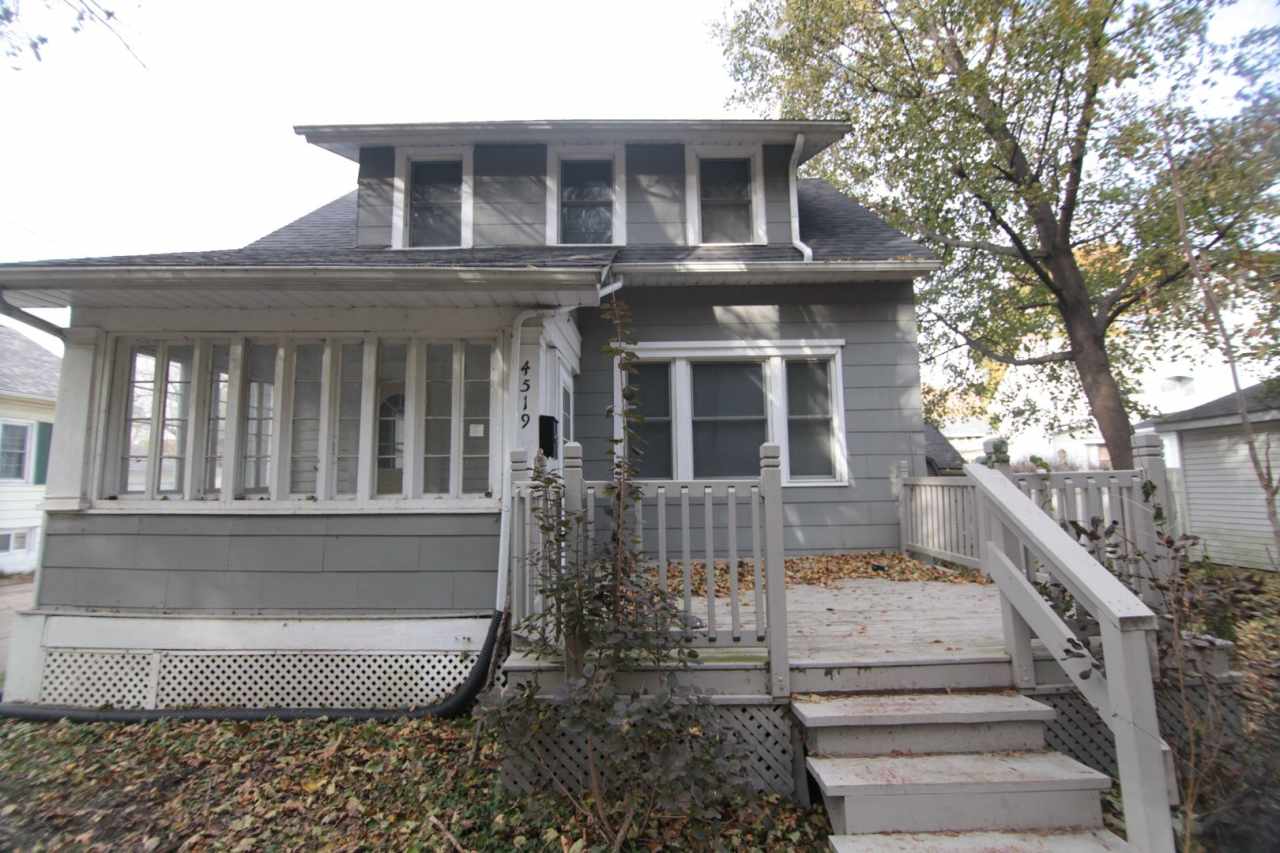 Charming 2BR/1BA Retreat with Porch  Deck! Your Perfect Rental Awaits!