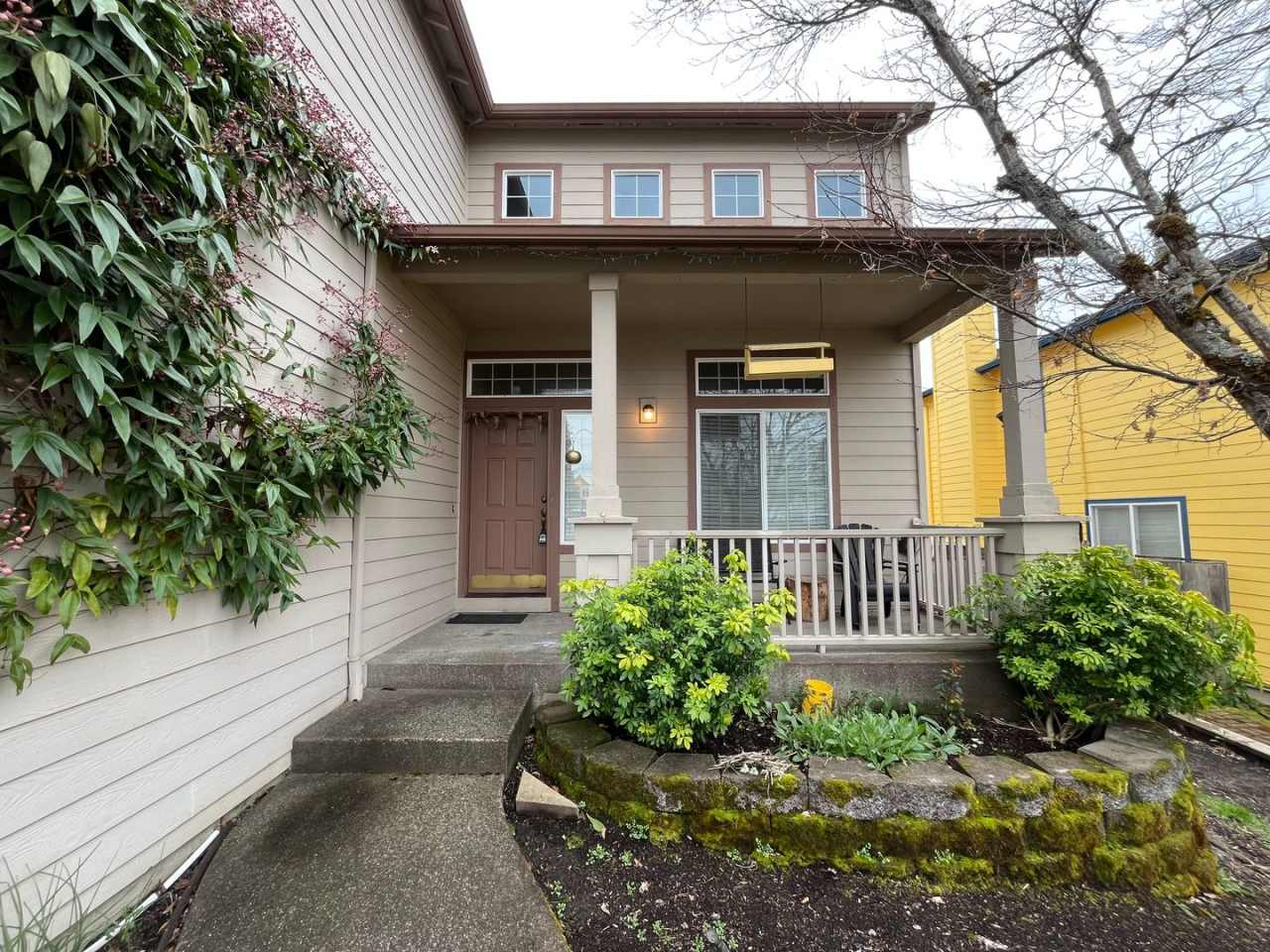 Spacious 4 Bed 3 Bath home in Bethany! Bonus Space + Den!!! Private Yard and Attached Garage!