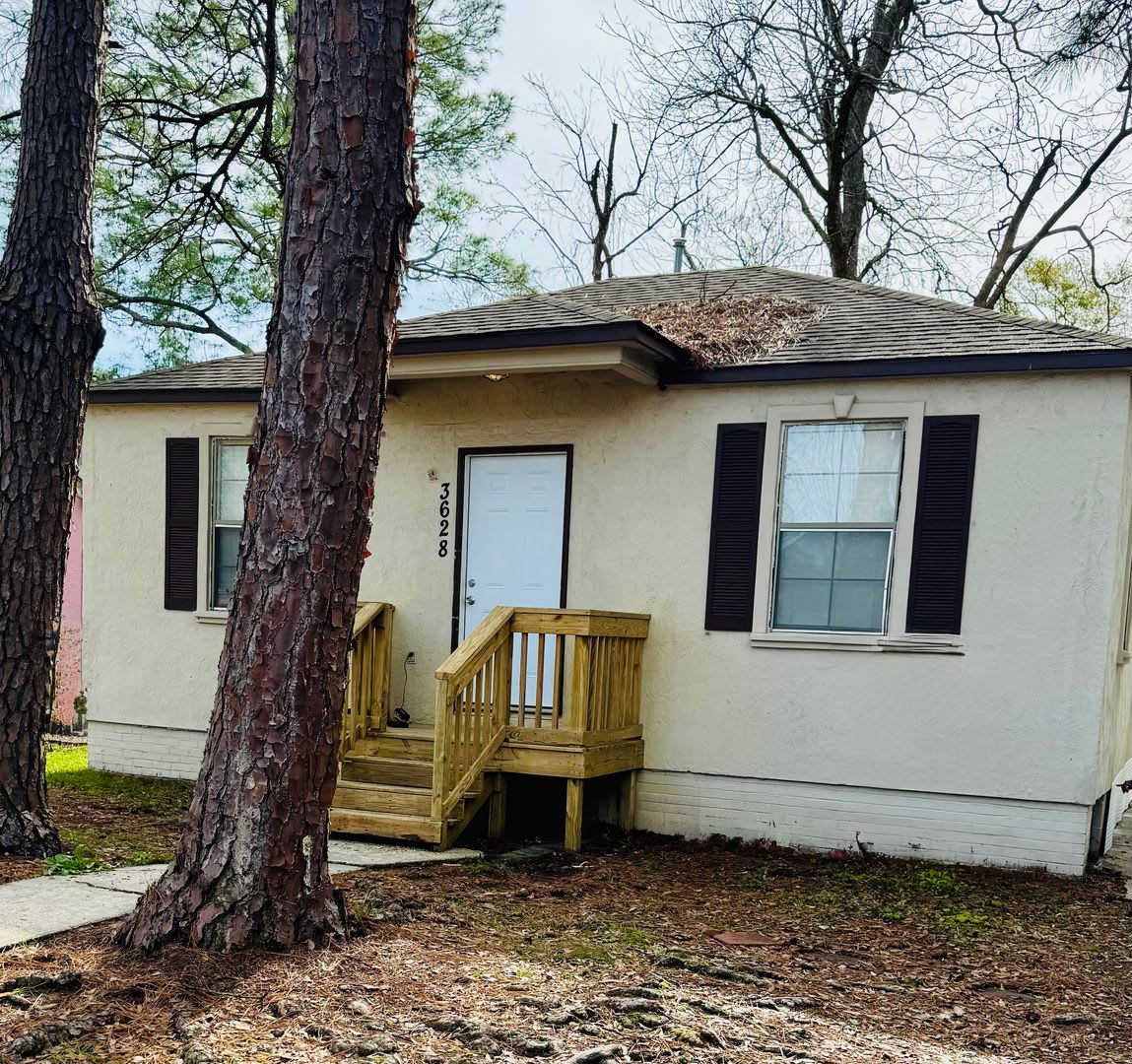 3628 Chippewa Street (2 Bed/1 Bath) Home