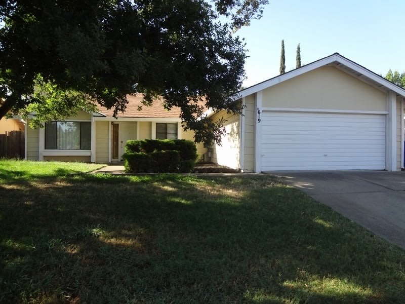 AVAILABLE NOW!!! Folsom Home with Pool!