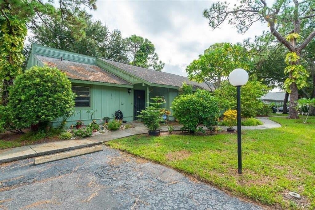 5010 BARRINGTON CIRCLE