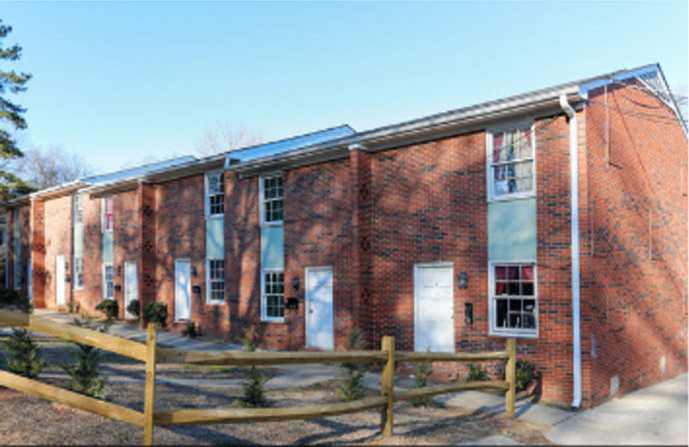 284 Hillandale Street Northeast