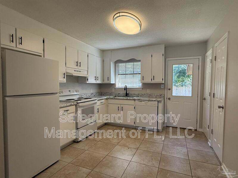 4183 Ravenwood Drive