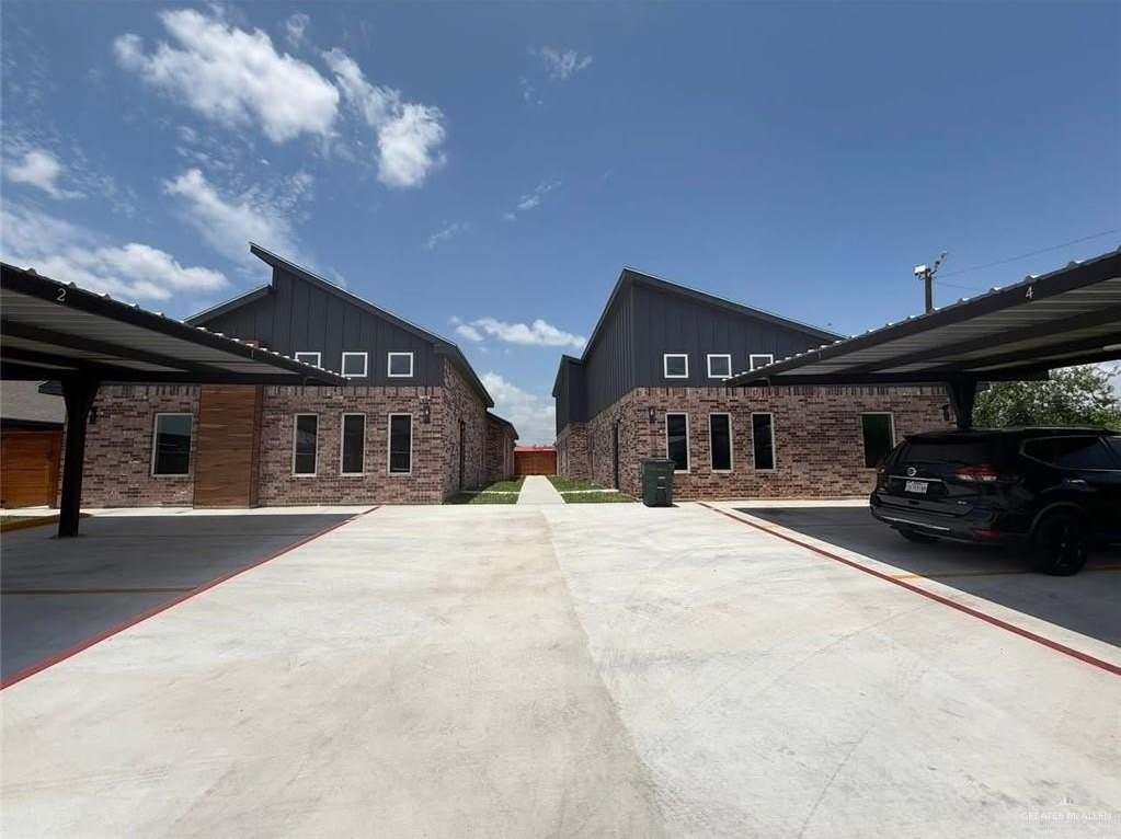 900 W 8th Street unit: 1