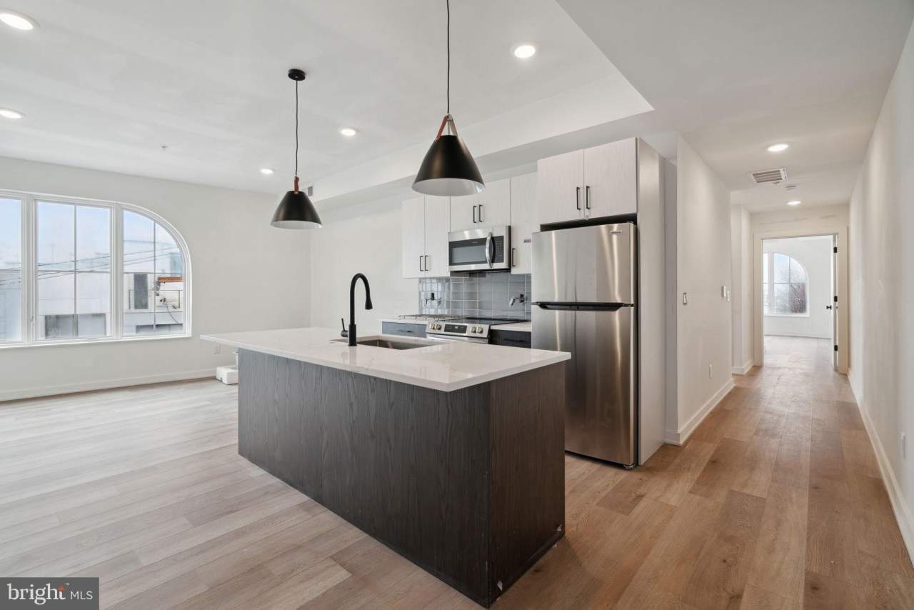 1828 FRANKFORD AVENUE unit: 402