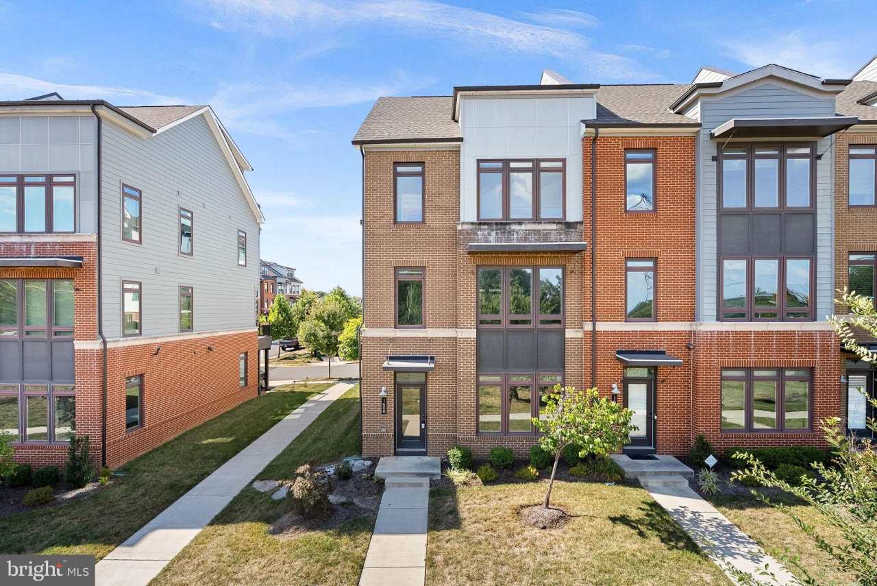 1608 ROCKY SHALE Terrace SE