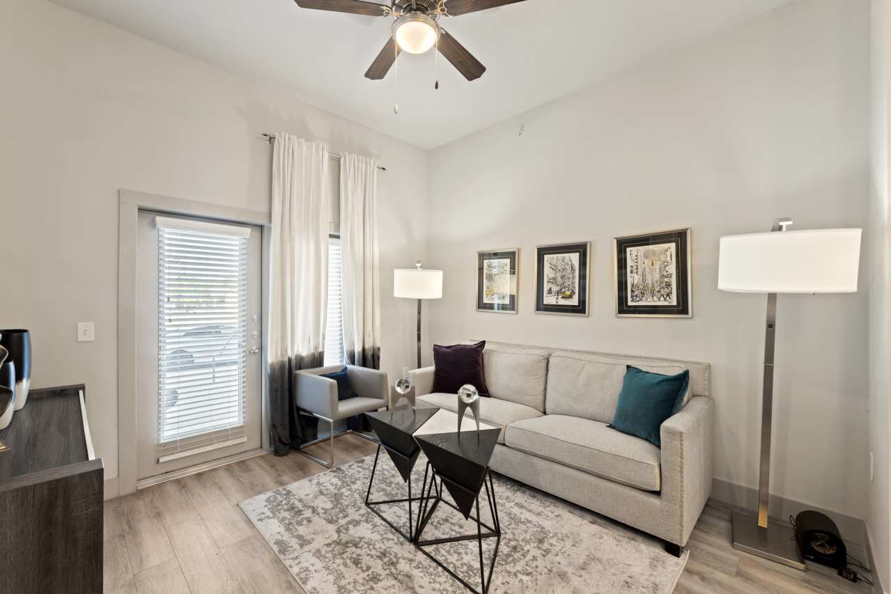 Rocklyn at Samuels Ave