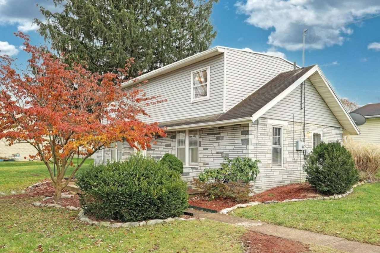 Beautiful 3 Bedroom, 1.5 Bath in Colonial West York!