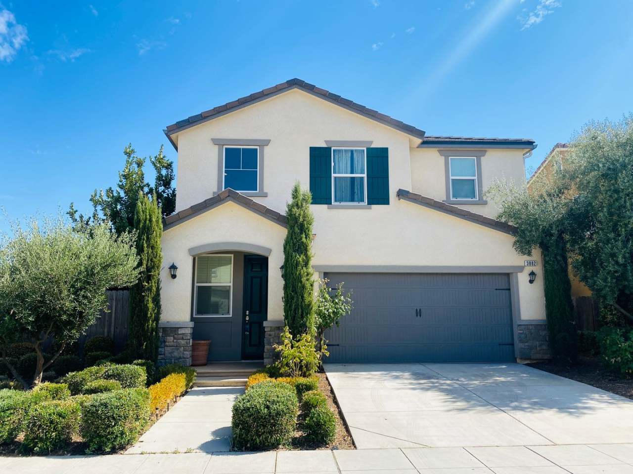 $2,395 Ashlan  Leonard, Beautiful 3 Bedroom - Buckingham Ave, Clovis