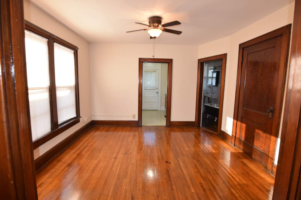 183 1/2 E. 2nd Avenue