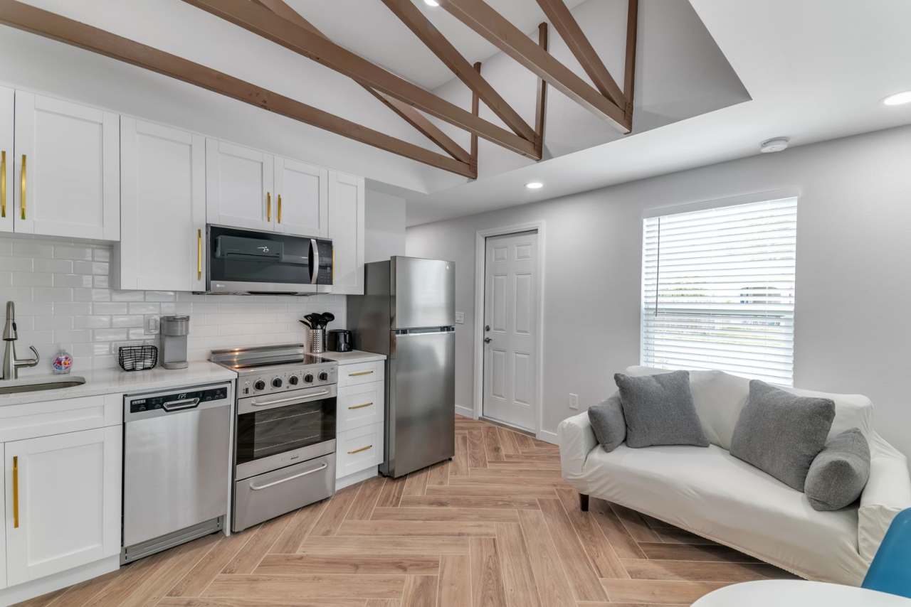 601-603 Tampa Bay Growth Fund Principal LLC