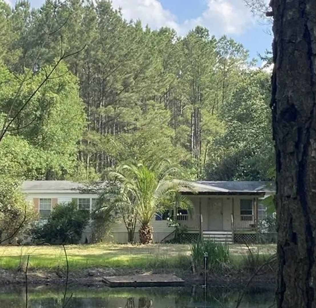 5.2 Acre Country Retreat in Guyton, GA 3-bedroom, 2-bath double-wide home