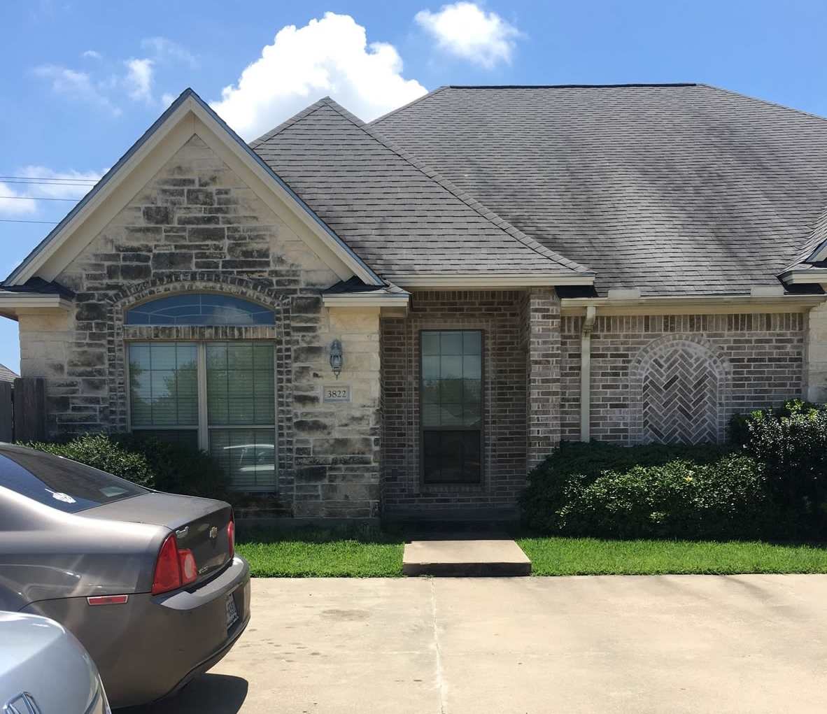 College Station - 3 bedroom / 3 bath - duplex with fenced yard and washer/dryer!!