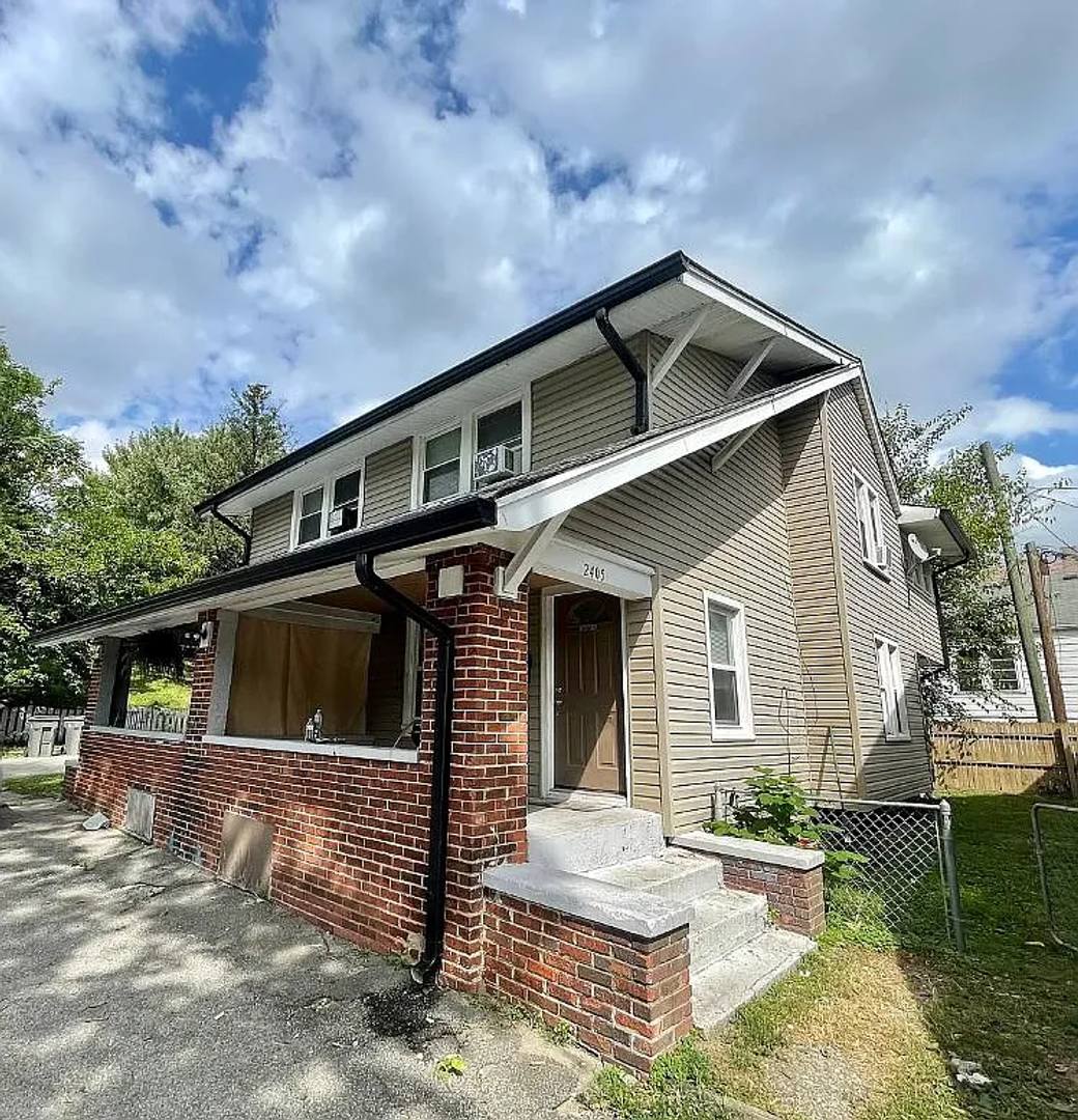 For Rent 3 Bedroom Townhouse on a Quiet Street