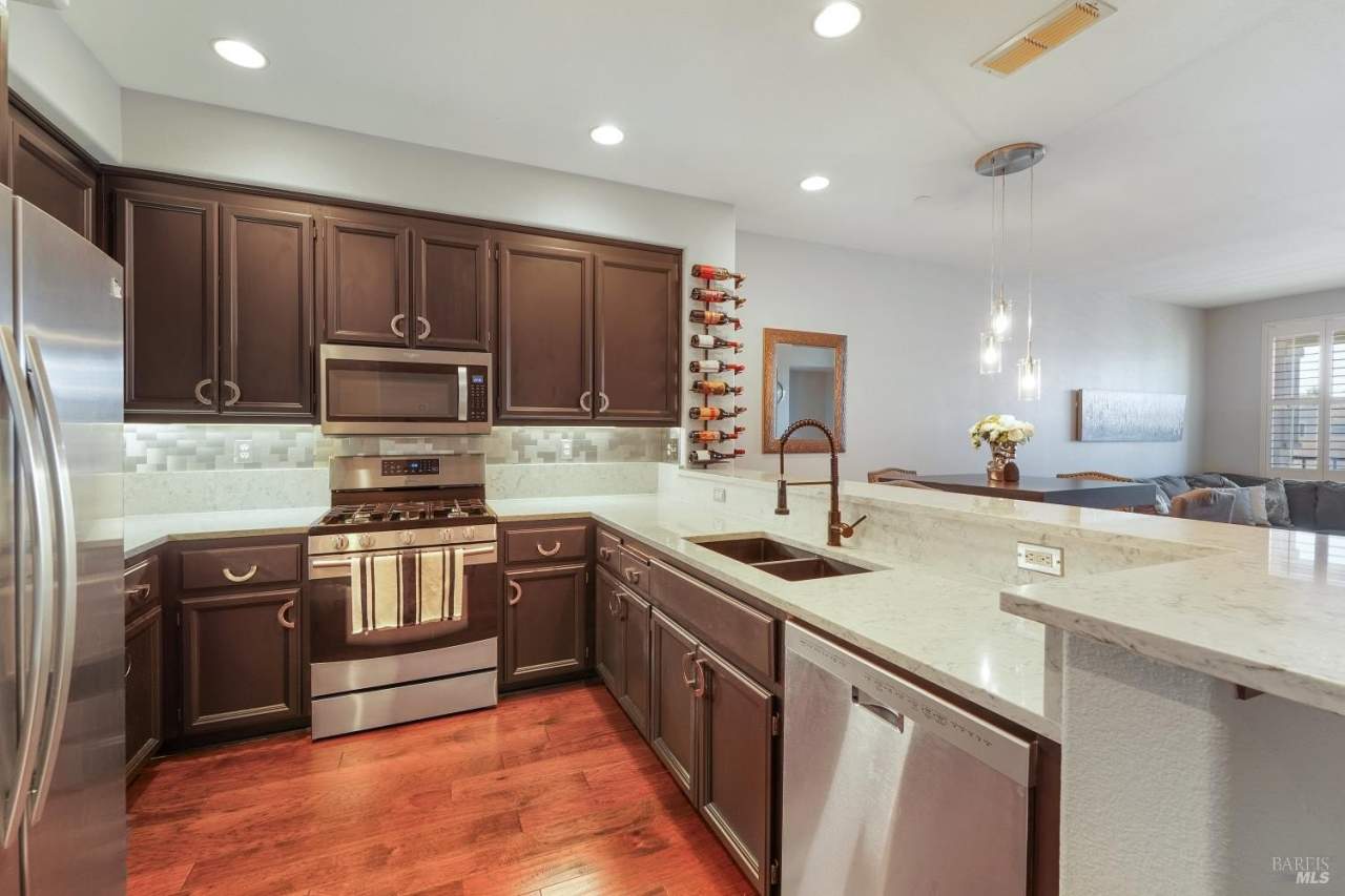 2931 Edgewater Drive