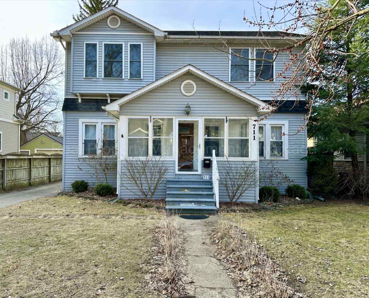 3 Large Bedrooms Plus Two Full Baths - Walk to Downtown Royal Oak!