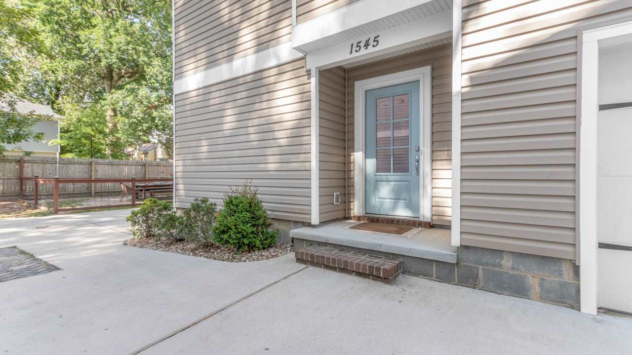 A First-Time Rental Available 09-15-25! 3 Primary Suites w/Private Baths - Attached Garage - Dog Friendly!