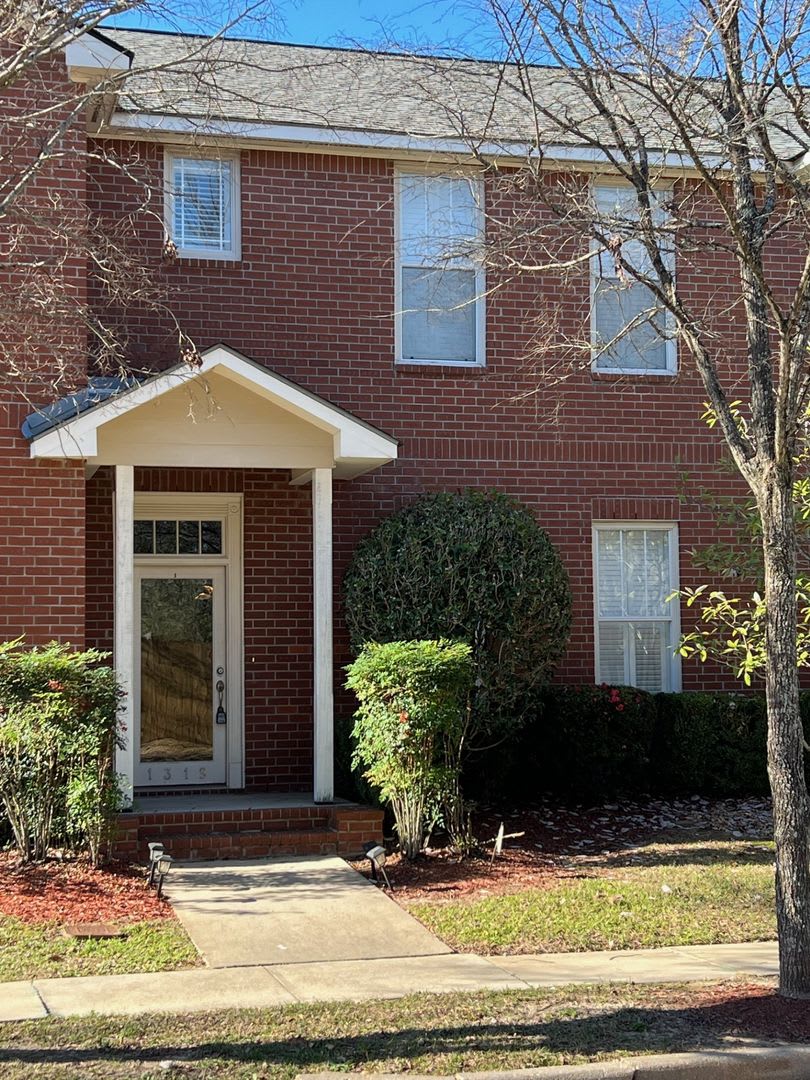 1319 Bromley Park Dr.