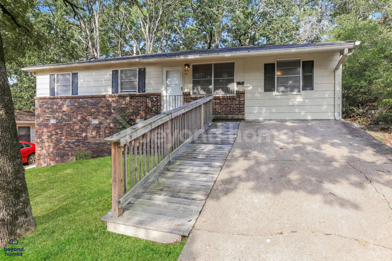 Beautiful and Modern 3 BD 1 BA with 1,196 sq ft of space!